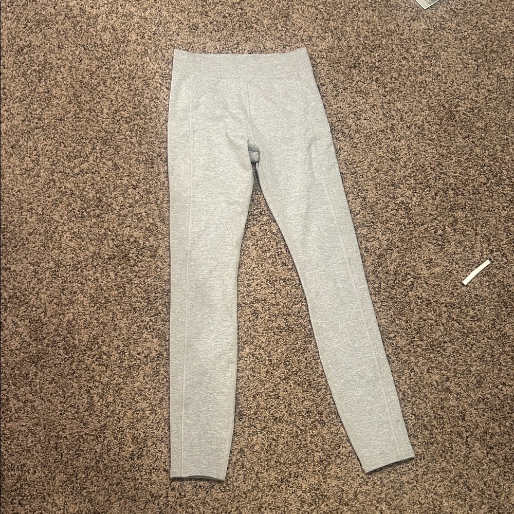 vuori heather gray leggings size small